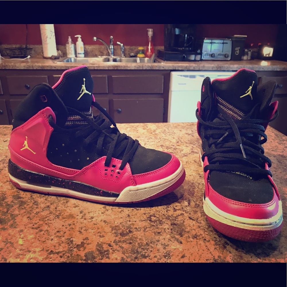 Youth (Size 7) Jordan’s